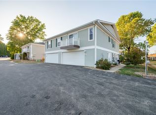 1357 Pembrooke Dr APT D, Salem, OH 44460