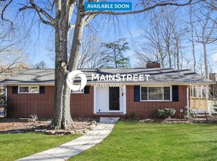 1521 Drumcliffe Rd, Winston Salem, NC 27103