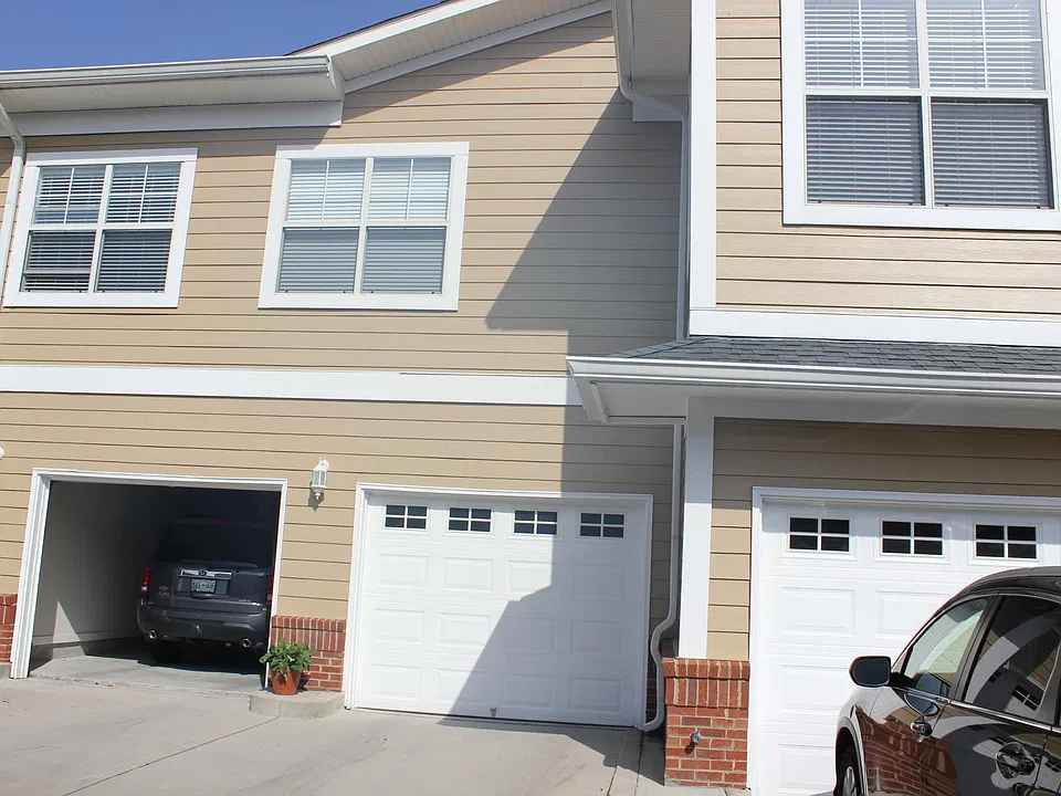 2203 Regency Ct