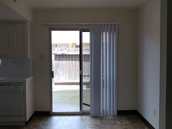 5th image of 2813 N West Ave #401