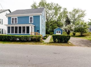 10 Hummingbird Ln, Brunswick, ME 04011