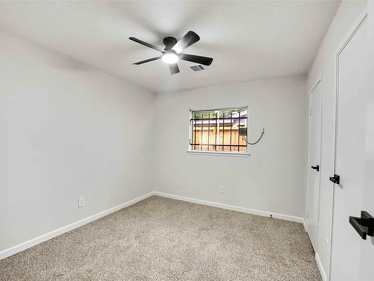 12703 Redfern Dr — Photo 21