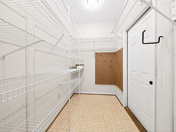 5th image of 4200 Bridgecrest Dr