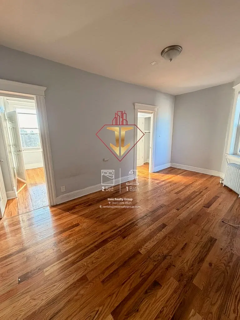 2 bed, 750 sqft, $2,000 — Photo 3