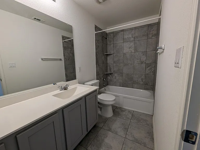 Upstairs bathroon