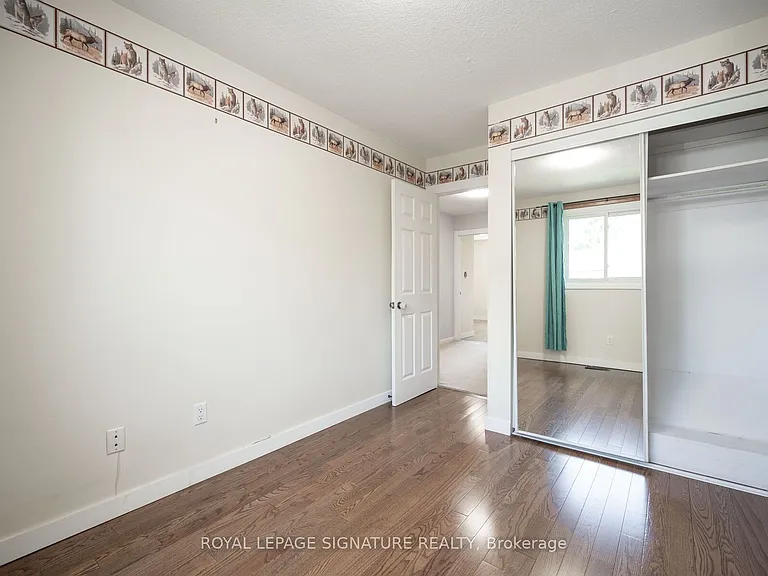 447 Ontario St N — Photo 30