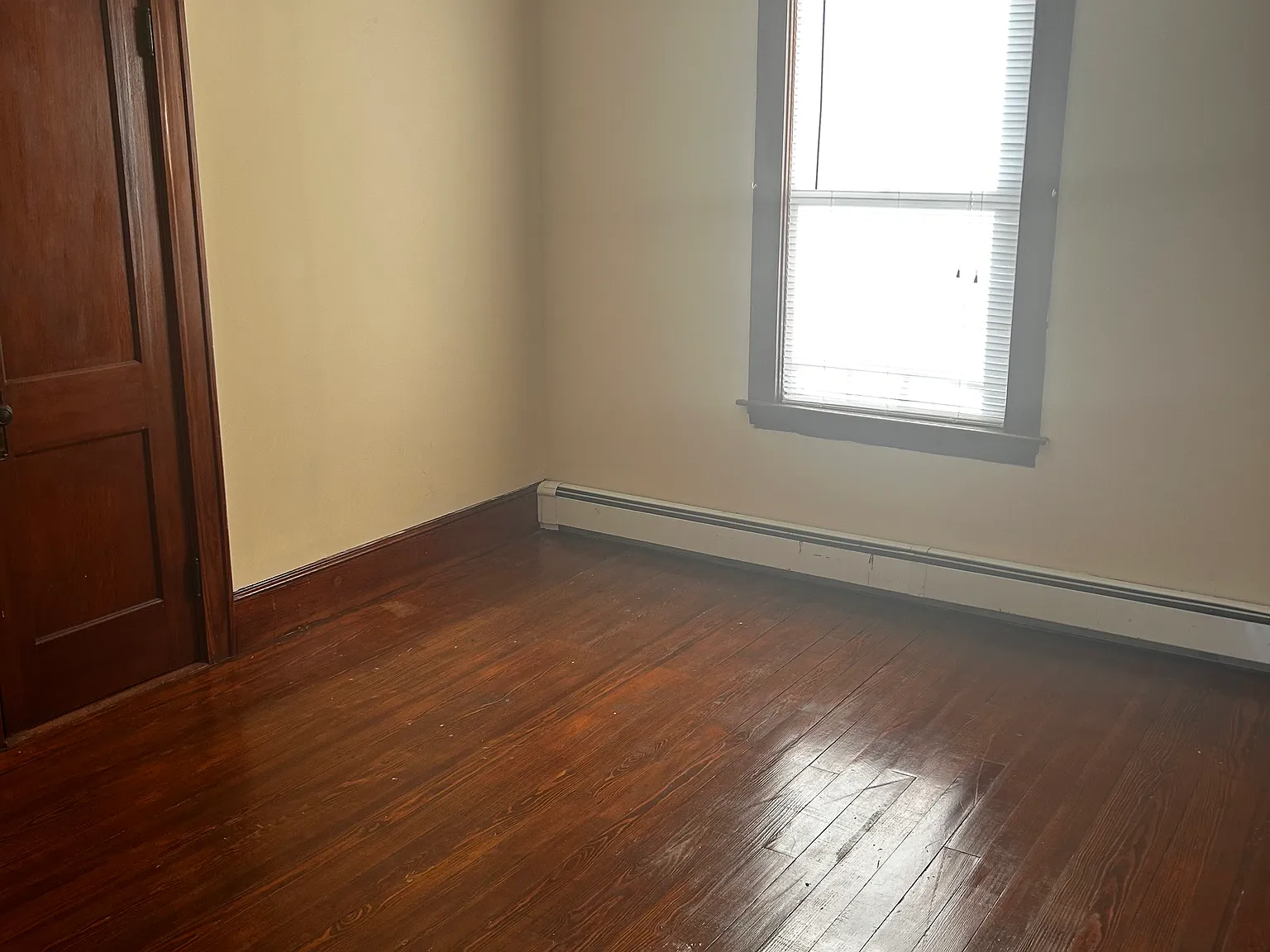 3 bed, 1100 sqft, $1,600 — Photo 4