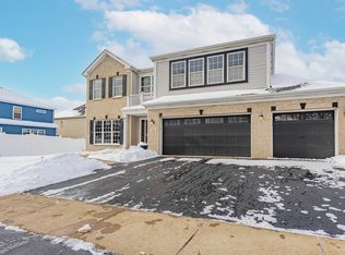 271 Stonegate Rd, Bolingbrook, IL 60440