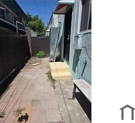 1255 N Berendo St — Photo 8