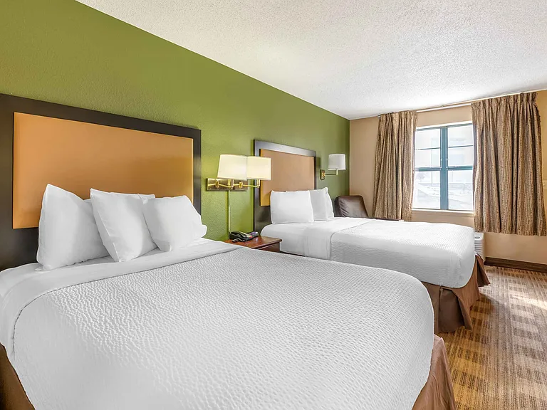Studio Suite - 2 Full Beds