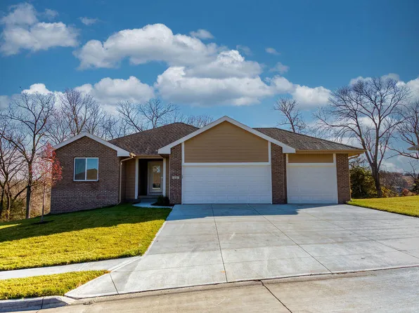 1337 Copper Mountain Dr, Crescent, IA 51526