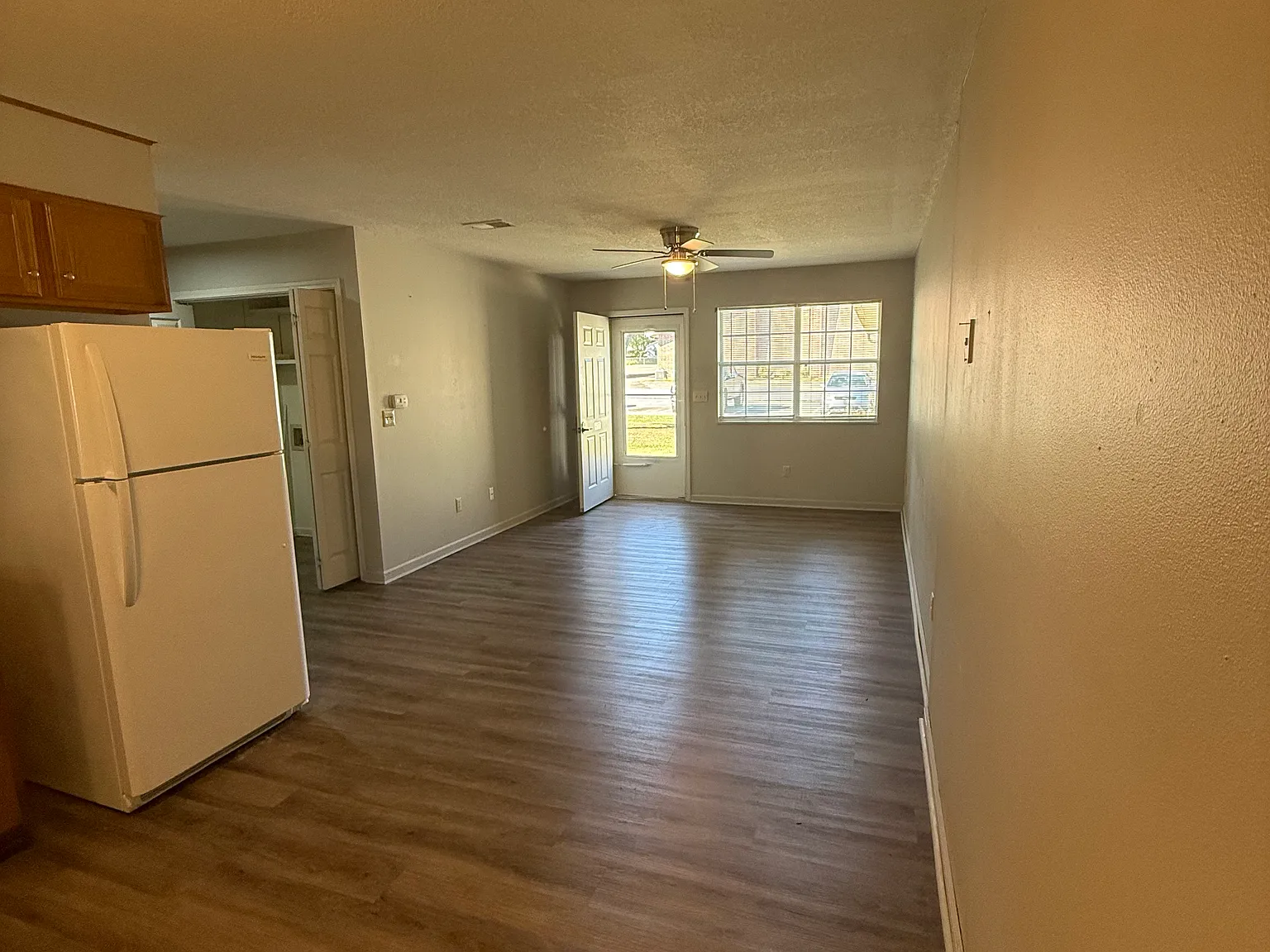 2 bed, 920 sqft, $775 — Photo 2