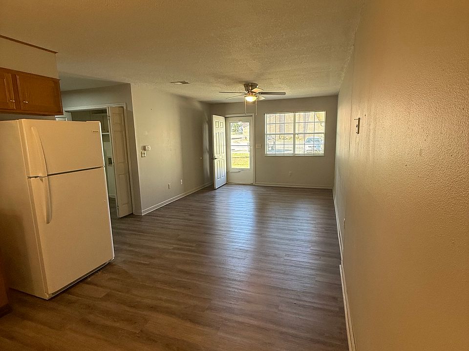2nd image of 801 W Quitman St APT 3