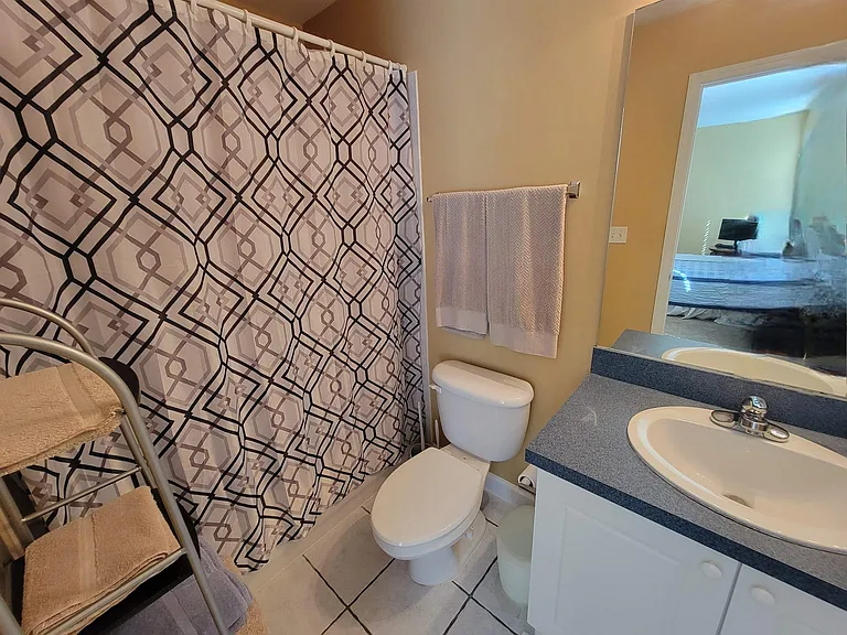 4278 Avon Park Cir — Photo 14