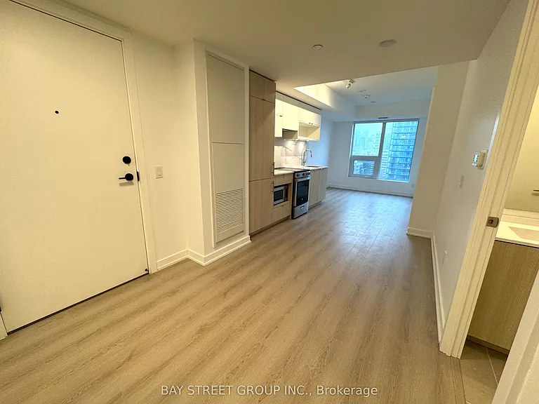 100 Queen St E #2117 — Photo 5