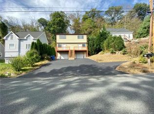35 Ojibwa Rd #B, Shelton, CT 06484