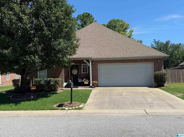 347 Creekside Ln, Pelham, AL 35124