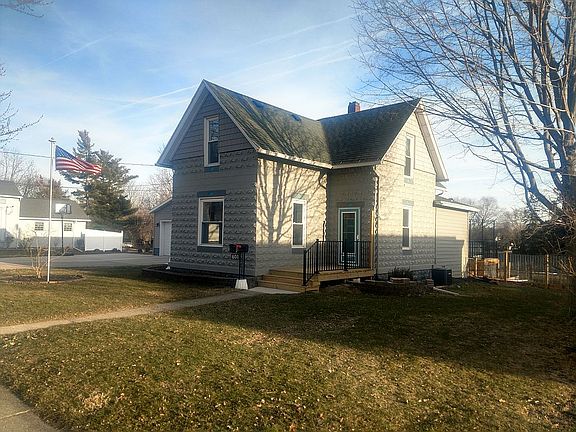2nd image of 601 W Park St