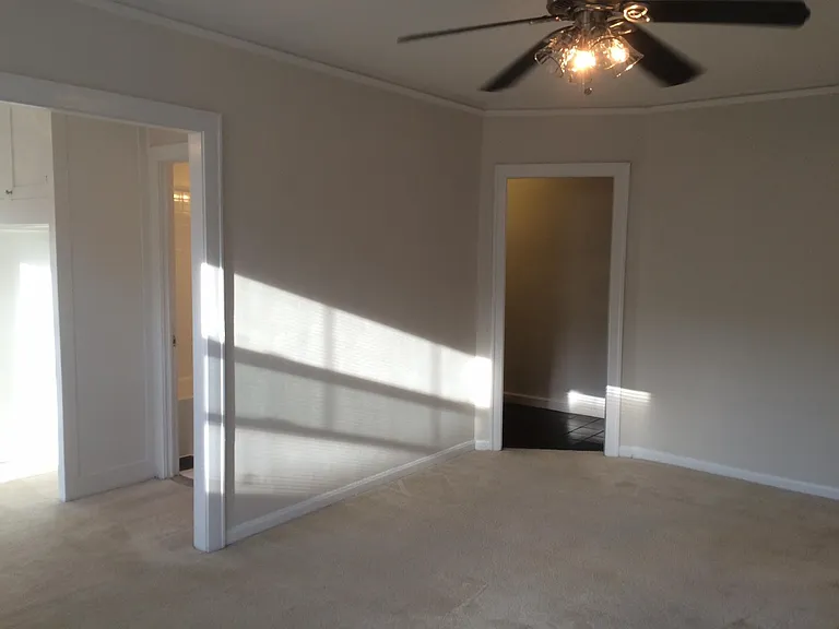 St. Regis Apartments — Photo 22