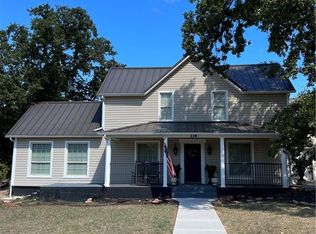 230 W Main St, Meeker, OK 74855