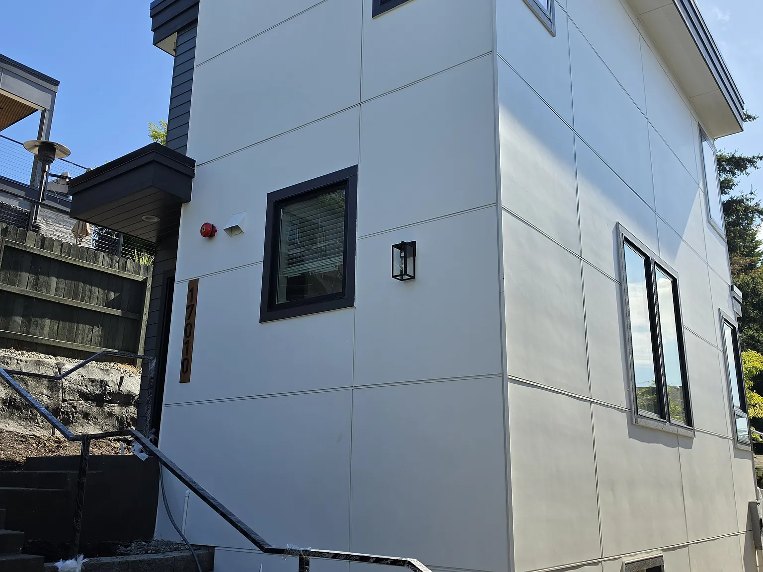 2 bed, 800 sqft, $3,000 — Photo 2