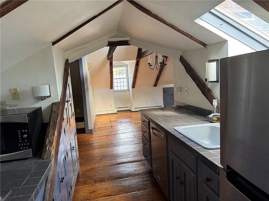 1 bed, 1.0 bath, 800 sqft, $2,400 — Photo 4