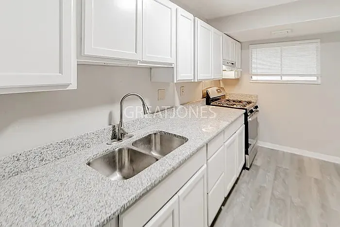 3 bed, 1.0 bath, 873 sqft, $1,047 — Photo 3