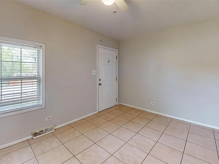 810 Lowell Blvd — Photo 27
