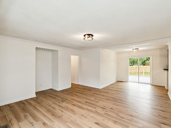 2nd image of 418 Barksdale Dr