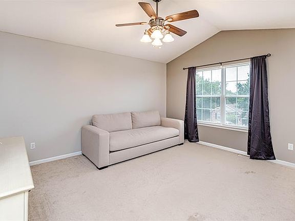 4th image of 206 Caribou Dr