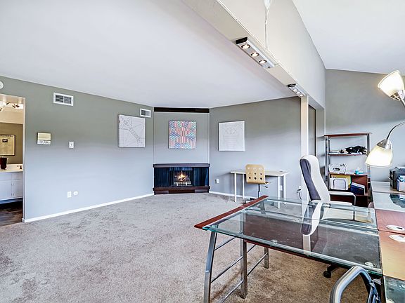 4th image of 827 N Altadena Dr