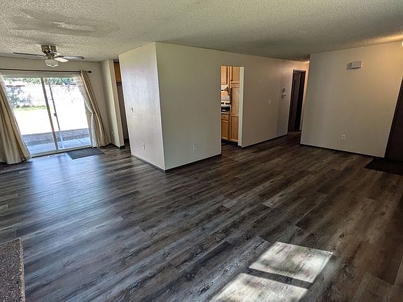 3rd image of 801 Barksdale Ave
