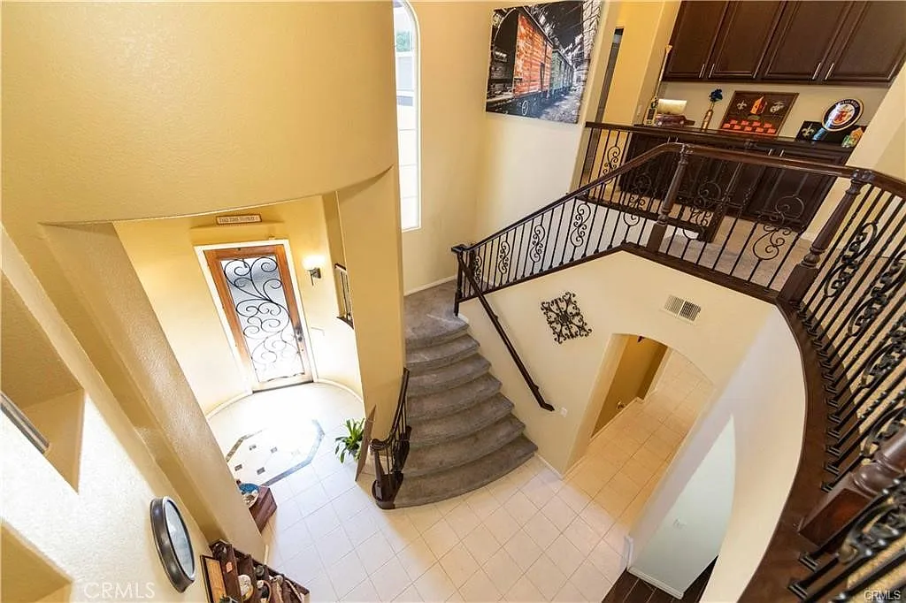 4 bed, 3025 sqft, $3,700 — Photo 4