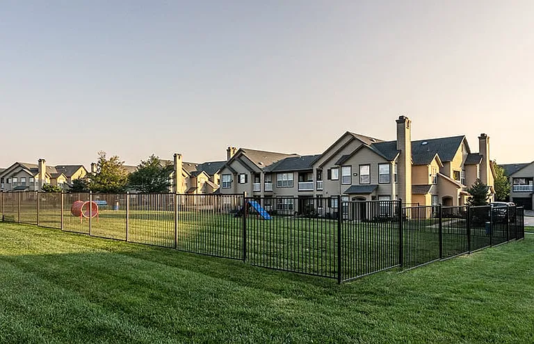 The Manor Homes of Arborwalk Apartments — Photo 19