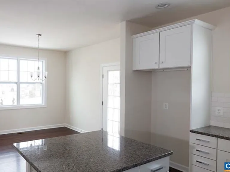 2410 Winthrop Dr — Photo 8