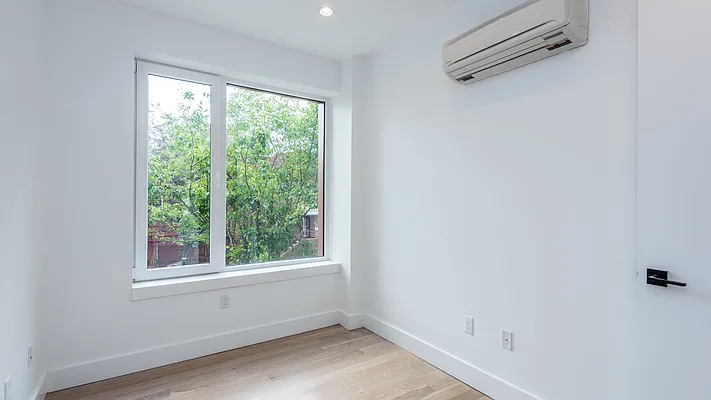 Rented by Nooklyn NYC LLC | media 94