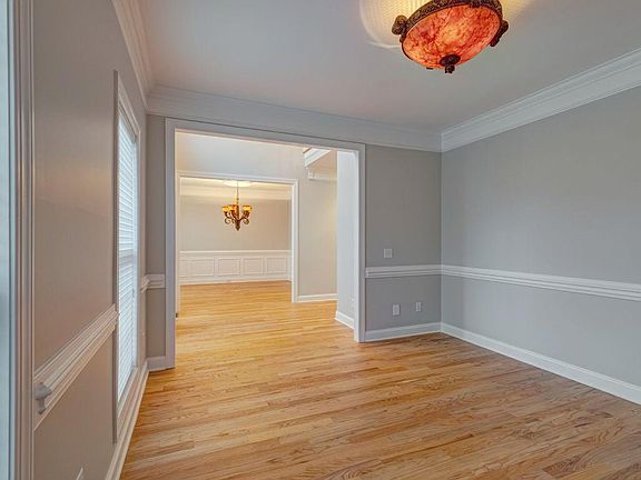 5th image of 1704 Mildare Ct