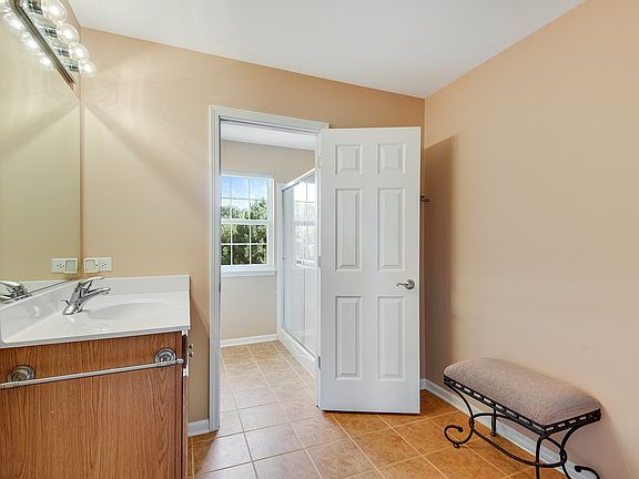 4th image of 1932 Northwood Dr