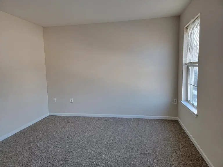 673 Rockwood Dr — Photo 12