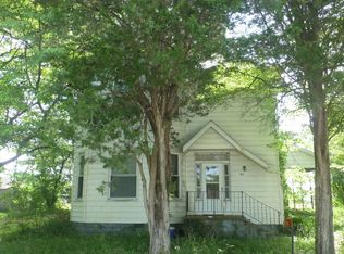 102 N 7th St, Saint Francisville, IL 62460