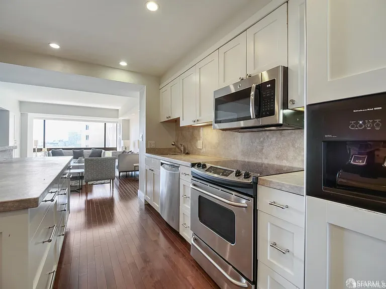 1177 California St #312 — Photo 13