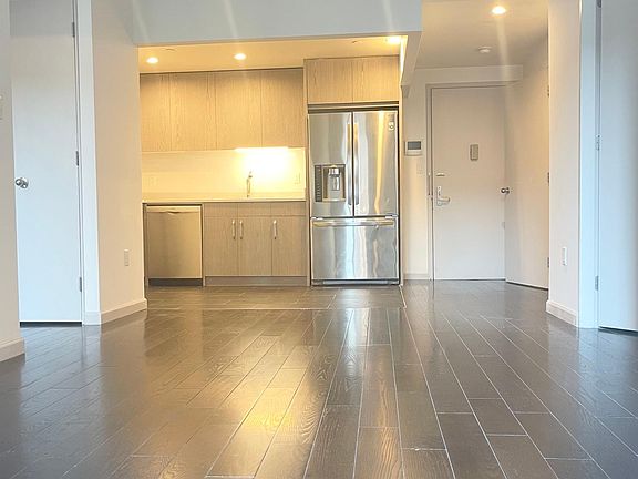 5th image of 14438 35th Ave #1C