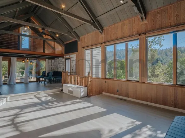 21190 Locust Dr, Los Gatos, CA 95033