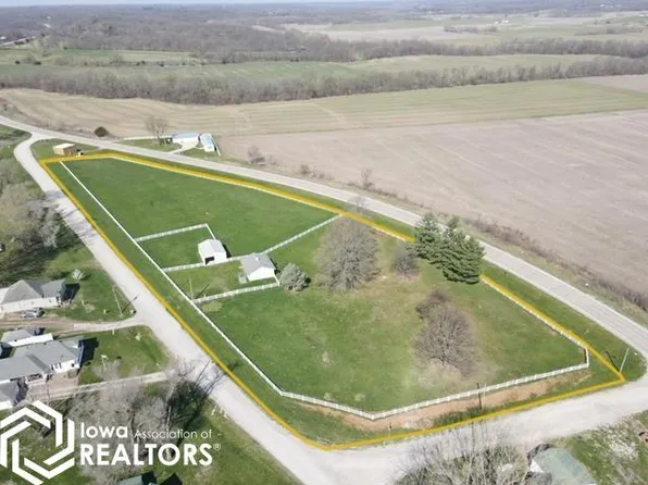 302 W Walnut St, Floris, IA 52560