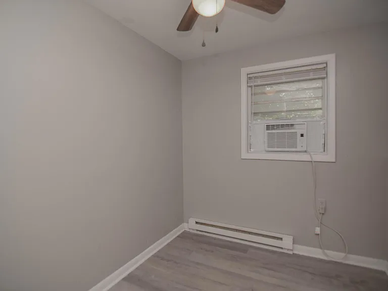 1920 Token St #D — Photo 5
