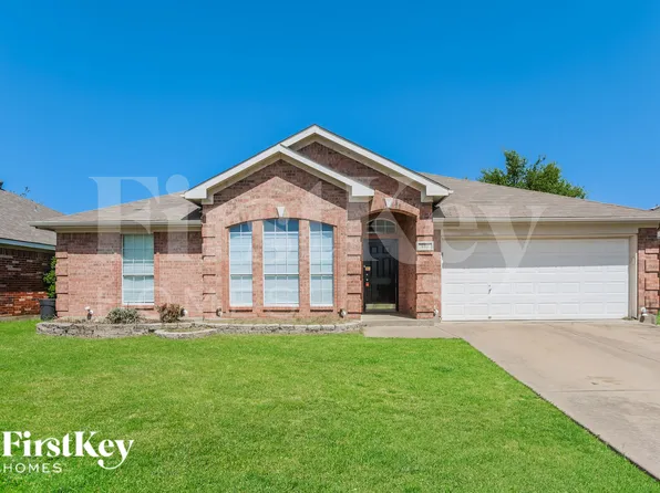 635 Saint Eric Dr, Mansfield, TX 76063