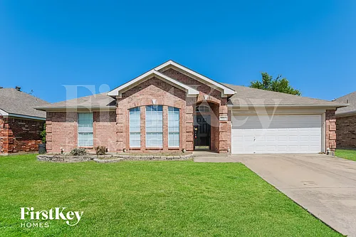 635 Saint Eric Dr Photo 1