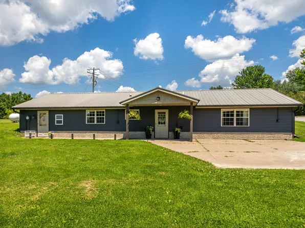 8295 State Road 133, Potosi, WI 53820
