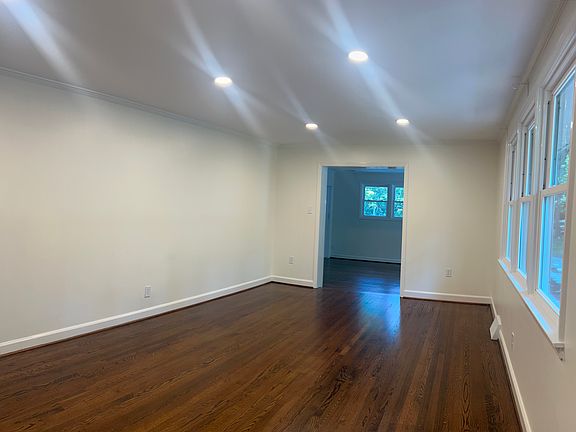 Living Room no furniture