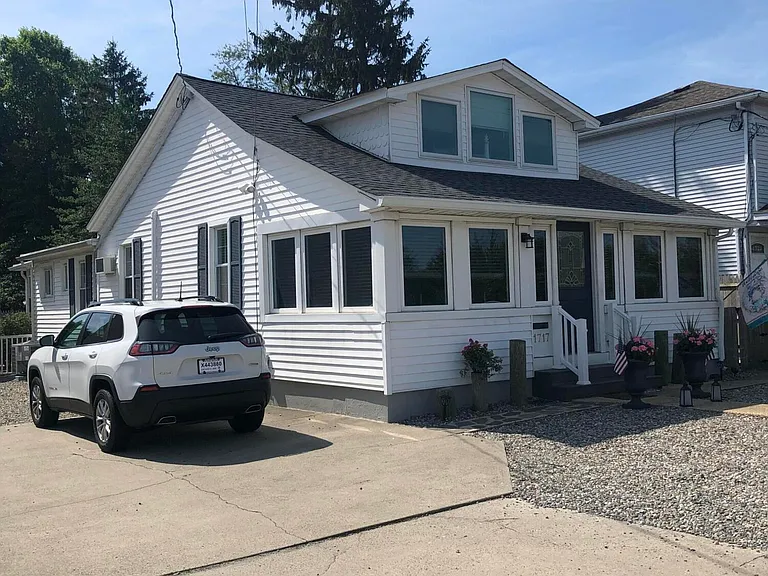 1717 River Rd — Photo 25